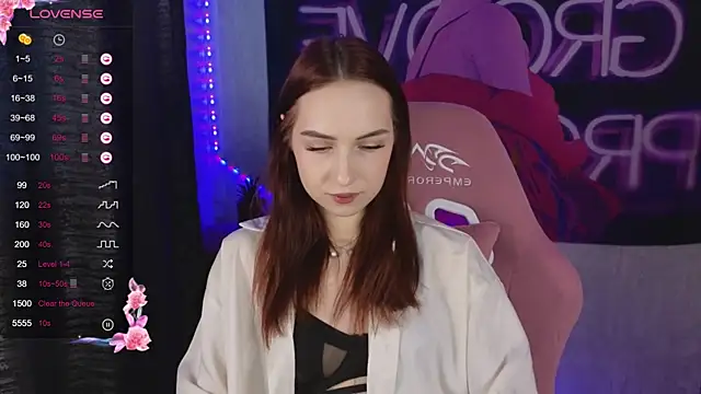 Snapshot of Emily_Klein_ chatting on February 12, 2025, 7:13 am Emily Klein online show from February 12, 2025, 7:13 am