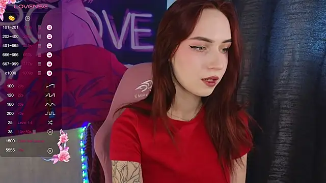 Snapshot of Emily_Klein_ chatting on January 20, 2025, 7:15 am Emily Klein online show from January 20, 2025, 7:15 am