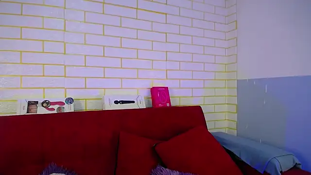 ricura mily online show from December 2, 2025, 4:03 am