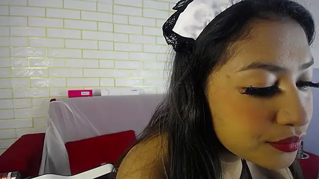 ricura mily online show from November 13, 2025, 4:05 am