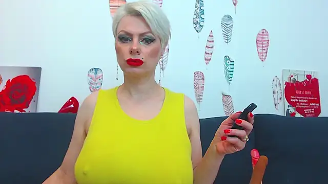 ForeverBarbie  online show from November 2, 2025, 12:15 am