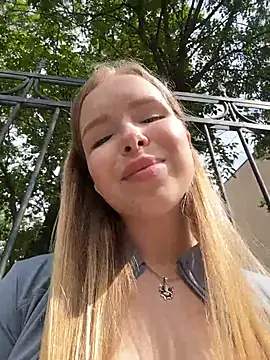 Snapshot of mur_girl chatting on July 5, 2026, 12:12 pm mur girl online show from July 5, 2026, 12:12 pm