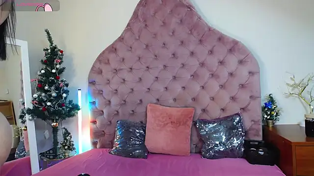 Snapshot of Erikka__ chatting on January 6, 2026, 1:37 pm Erikka online show from January 6, 2026, 1:37 pm