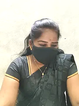 Snapshot of MaaliiiPonuTamil chatting on May 8, 2026, 5:39 pm MaaliiiPonuTamil online show from May 8, 2026, 5:39 pm