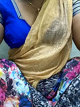 Snapshot of MaaliiiPonuTamil chatting on May 5, 2026, 12:35 am MaaliiiPonuTamil online show from May 5, 2026, 12:35 am