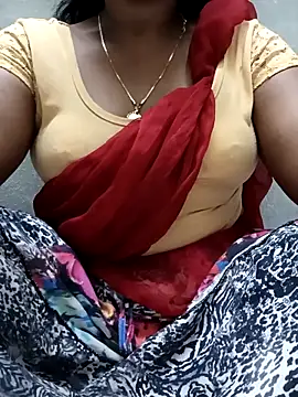 Snapshot of MaaliiiPonuTamil chatting on February 13, 2026, 12:21 am MaaliiiPonuTamil online show from February 13, 2026, 12:21 am