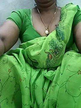 Snapshot of MaaliiiPonuTamil chatting on January 8, 2026, 1:44 am MaaliiiPonuTamil online show from January 8, 2026, 1:44 am