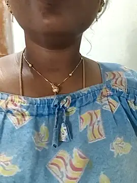 Snapshot of MaaliiiPonuTamil chatting on May 17, 2026, 6:46 am MaaliiiPonuTamil online show from May 17, 2026, 6:46 am