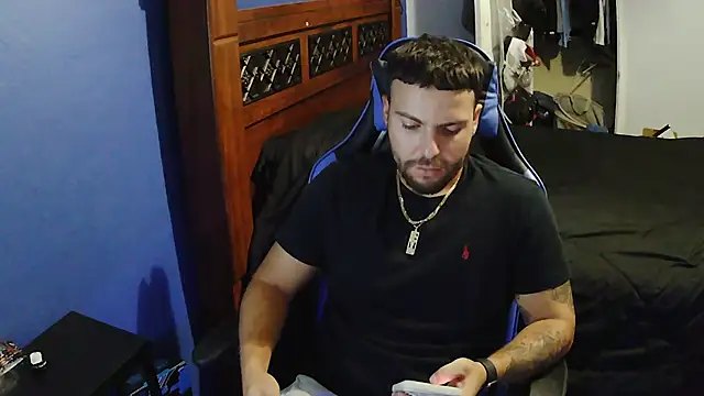 MasterKvn online show from October 31, 2025, 4:42 am