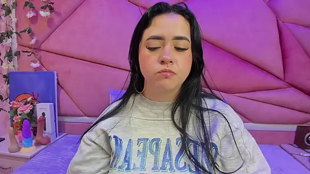 Snapshot of Victoria_Rossy chatting on September 18, 2025, 7:28 pm Victoria Rossy online show from September 18, 2025, 7:28 pm