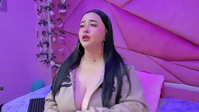 Snapshot of Victoria_Rossy chatting on October 9, 2025, 8:09 pm Victoria Rossy online show from October 9, 2025, 8:09 pm