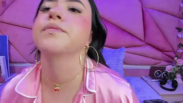 Snapshot of Victoria_Rossy chatting on September 17, 2025, 7:49 pm Victoria Rossy online show from September 17, 2025, 7:49 pm