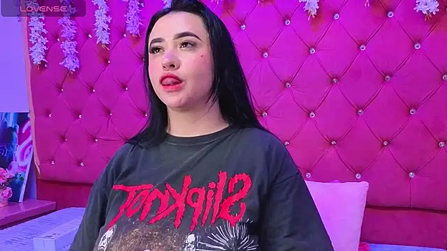 Snapshot of Victoria_Rossy chatting on October 26, 2025, 2:56 am Victoria Rossy online show from October 26, 2025, 2:56 am