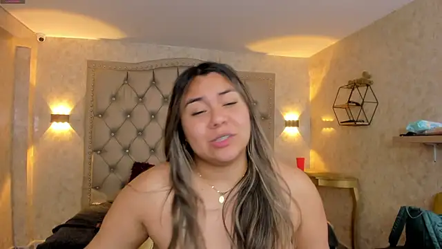 lunula angels online show from January 26, 2025, 4:09 pm