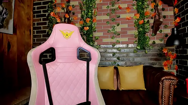 lunula angels online show from January 8, 2025, 3:28 pm