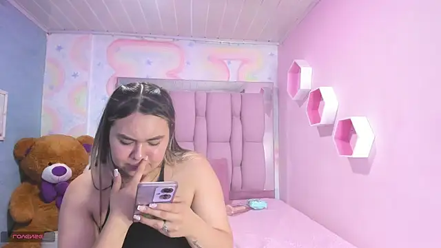 lunula angels online show from December 28, 2024, 6:40 pm