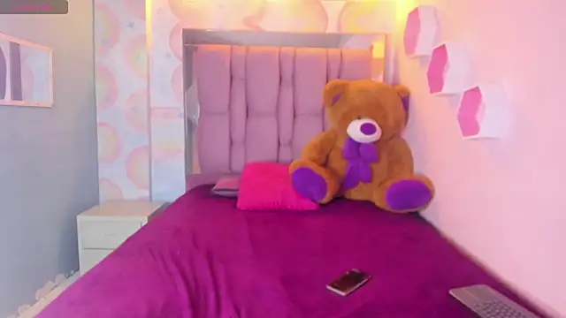 lunula angels online show from December 2, 2024, 10:07 pm