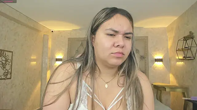 lunula angels online show from December 15, 2024, 12:17 pm