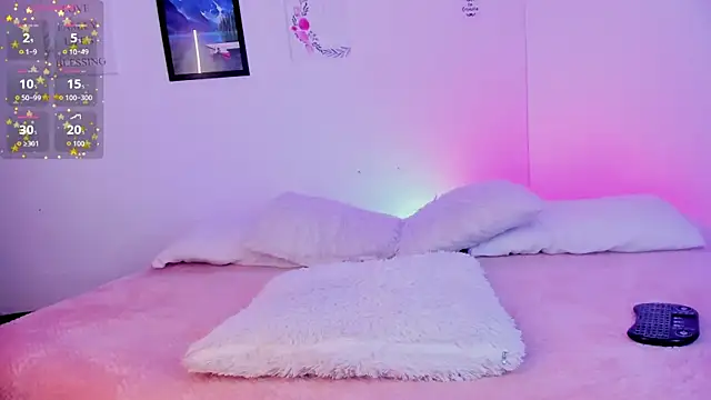 Snapshot of Nyx__Blackwood chatting on October 18, 2025, 10:12 pm Nyx Blackwood online show from October 18, 2025, 10:12 pm