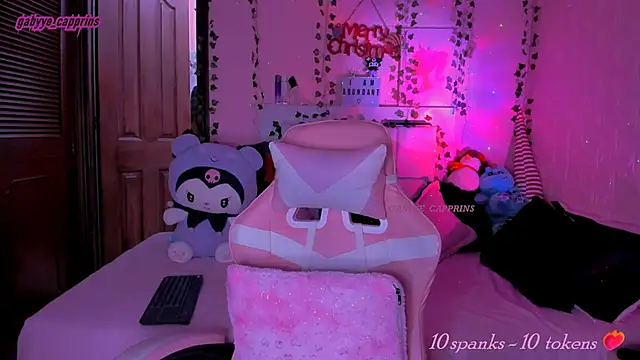 gabyye capprins online show from December 3, 2025, 12:55 am