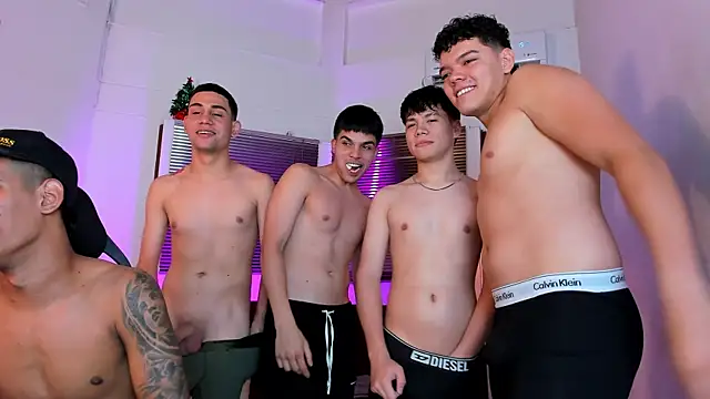 Snapshot of Boys_Wallen chatting on December 17, 2025, 8:25 pm Boys Wallen online show from December 17, 2025, 8:25 pm