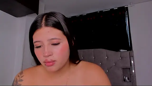 Snapshot of game_with_lesbians_ chatting on February 24, 2026, 10:32 pm game with lesbians online show from February 24, 2026, 10:32 pm