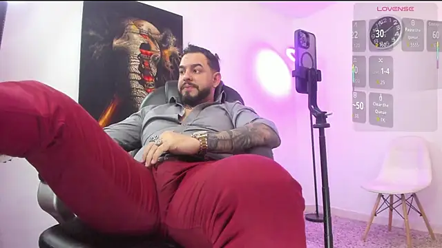 Snapshot of Ethan_Castellano chatting on October 13, 2025, 8:43 pm Ethan Castellano online show from October 13, 2025, 8:43 pm