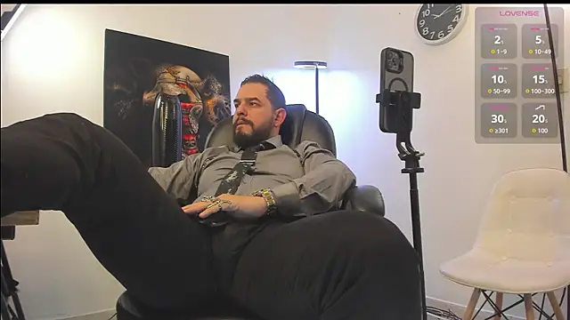 Snapshot of Ethan_Castellano chatting on November 17, 2025, 8:02 pm Ethan Castellano online show from November 17, 2025, 8:02 pm