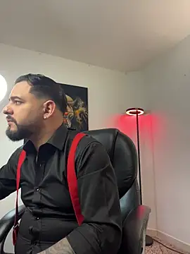 Snapshot of Ethan_Castellano chatting on October 31, 2025, 9:22 pm Ethan Castellano online show from October 31, 2025, 9:22 pm