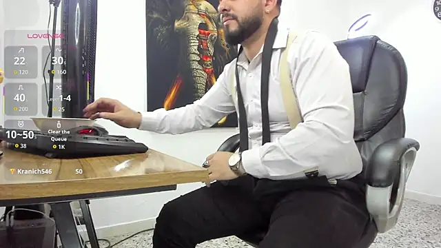 Snapshot of Ethan_Castellano chatting on October 7, 2025, 8:32 pm Ethan Castellano online show from October 7, 2025, 8:32 pm