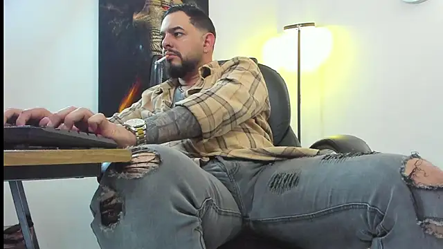 Snapshot of Ethan_Castellano chatting on October 23, 2025, 10:08 pm Ethan Castellano online show from October 23, 2025, 10:08 pm