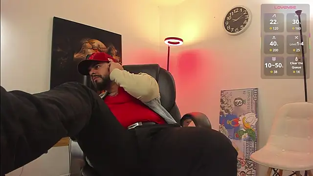 Snapshot of Ethan_Castellano chatting on November 24, 2025, 8:31 pm Ethan Castellano online show from November 24, 2025, 8:31 pm