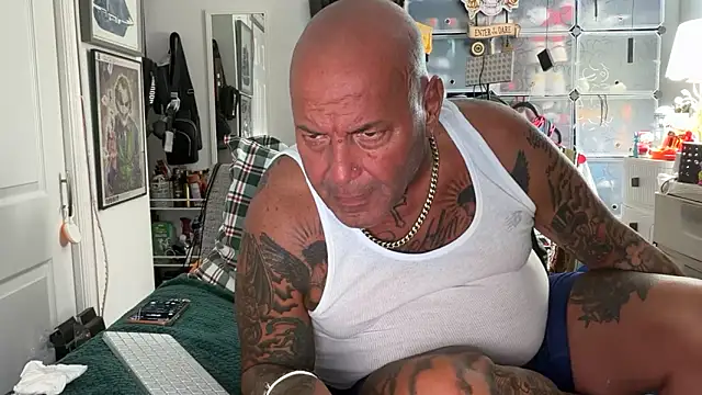 joeytatts66 online show from October 24, 2025, 1:59 am