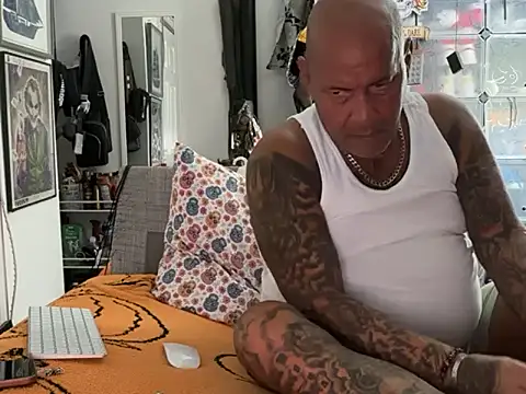 joeytatts66 online show from October 22, 2025, 1:27 am