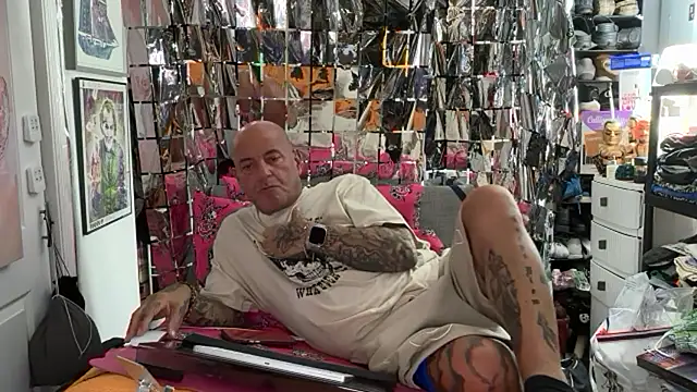 joeytatts66 online show from May 14, 2026, 1:35 am