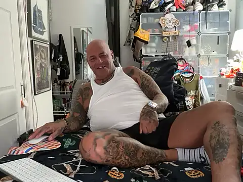 joeytatts66 online show from October 25, 2025, 4:22 am