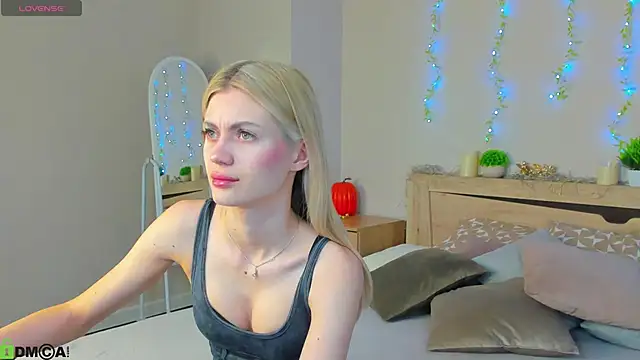 Snapshot of Cherry_Price chatting on May 14, 2026, 11:24 pm Cherry Price online show from May 14, 2026, 11:24 pm