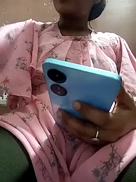 Snapshot of Sania-Love chatting on March 18, 2025, 10:28 am Sania-Love online show from March 18, 2025, 10:28 am