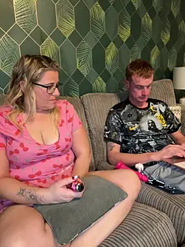 SweetXCandyX online show from December 17, 2025, 6:24 pm