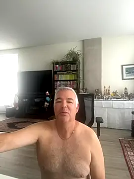 Snapshot of aarosteev2 chatting on December 1, 2025, 3:35 pm aarosteev2 online show from December 1, 2025, 3:35 pm