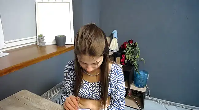 felicity gold online show from March 3, 2025, 7:24 am