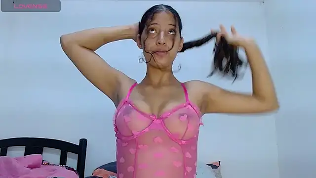 Snapshot of evaluna_horny_ chatting on March 6, 2025, 1:48 am evaluna horny  online show from March 6, 2025, 1:48 am