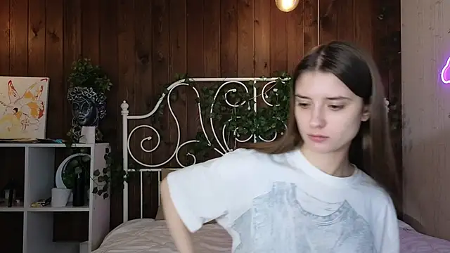 Snapshot of NoreenAtlee chatting on December 13, 2024, 9:35 am NoreenAtlee online show from December 13, 2024, 9:35 am