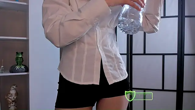 Snapshot of NoreenAtlee chatting on December 23, 2024, 1:03 pm NoreenAtlee online show from December 23, 2024, 1:03 pm