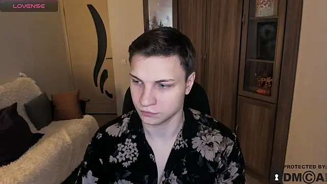 handsome guy01 online show from November 25, 2025, 10:32 pm