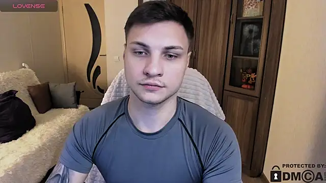 handsome guy01 online show from October 28, 2025, 3:44 pm