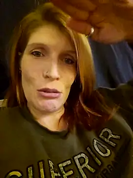 Lenchen  online show from November 28, 2025, 9:04 pm