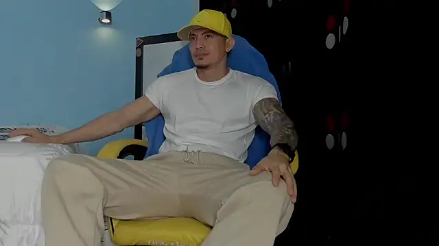 Alex motta online show from November 14, 2025, 3:43 am