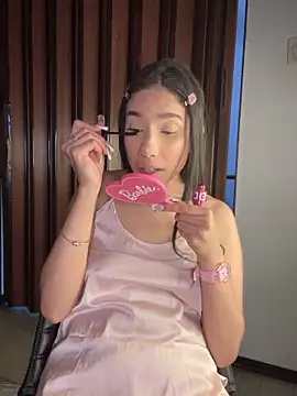 Snapshot of Praga_Pink chatting on October 9, 2025, 4:24 am Praga Pink online show from October 9, 2025, 4:24 am