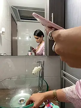 Snapshot of Praga_Pink chatting on January 18, 2025, 3:53 am Praga Pink online show from January 18, 2025, 3:53 am